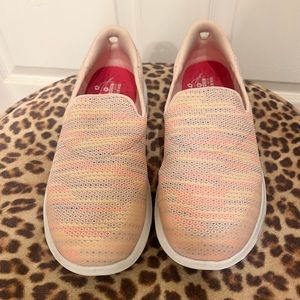 Sketcher Air Cooled Goga Mat tennis shoes. Size 8.5 womens